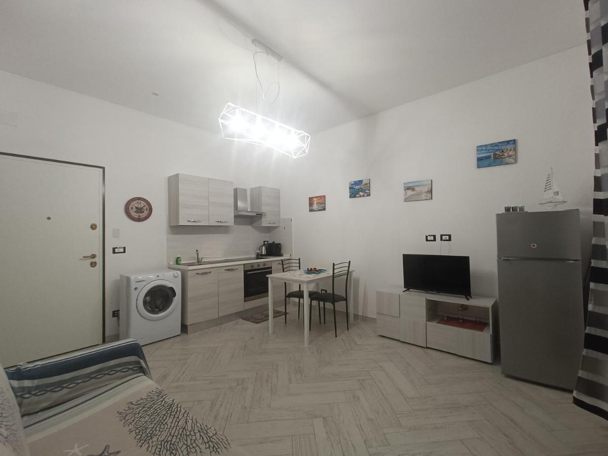 Casa Vacanze Via Nizza 57 Zinola-Wifi ซาโวนา ภายนอก รูปภาพ