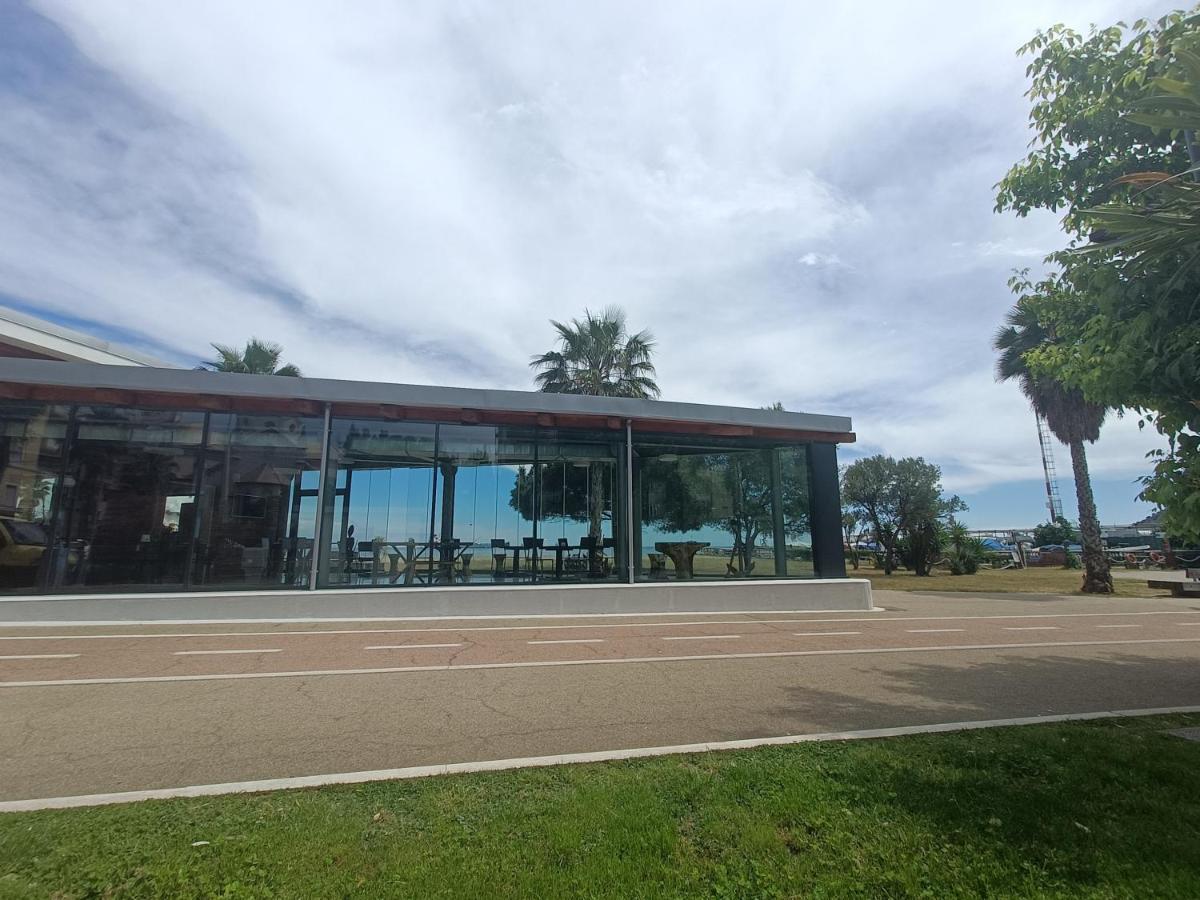 Casa Vacanze Via Nizza 57 Zinola-Wifi ซาโวนา ภายนอก รูปภาพ