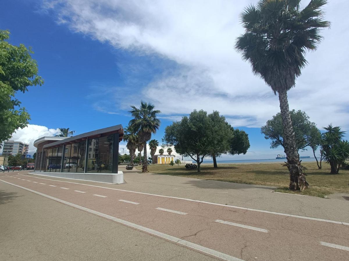 Casa Vacanze Via Nizza 57 Zinola-Wifi ซาโวนา ภายนอก รูปภาพ