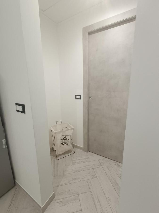 Casa Vacanze Via Nizza 57 Zinola-Wifi ซาโวนา ภายนอก รูปภาพ