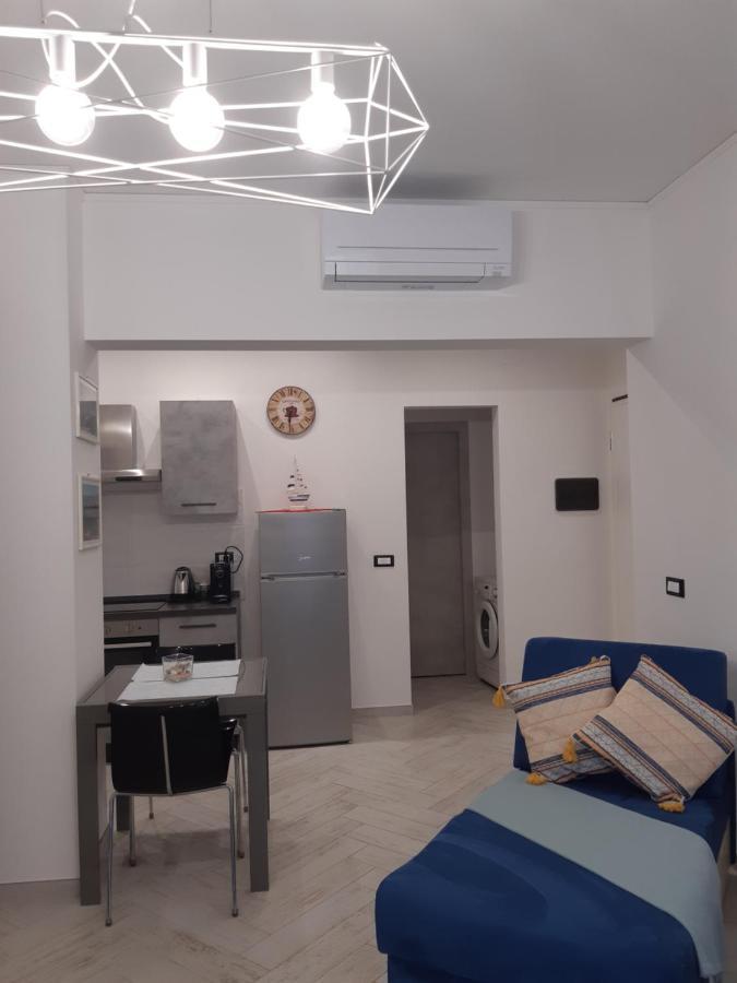 Casa Vacanze Via Nizza 57 Zinola-Wifi ซาโวนา ภายนอก รูปภาพ